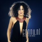 15-10-1999 Chimene van Oosterhout in studio Amsterdam  Photo: Govert de Roos/Connu

[keywords]liggend, boek, glimlachend[/keywords]